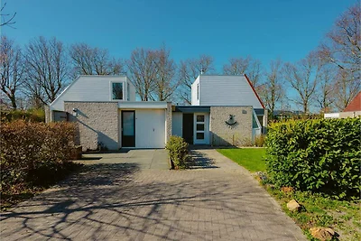 Holiday bungalow with a nice light appearance...