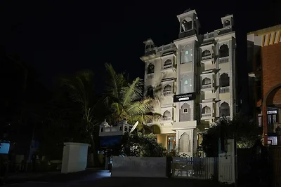 The Urban Nest con Rooftop Lounge Jaipur