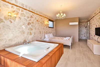 Finca in Kalkan mit Schwimmbecken