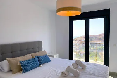 Penthouse in Málaga mit Meerblick & Pool