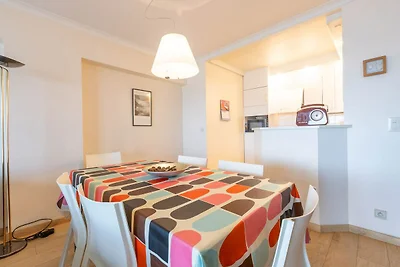 Geräumige Wohnung im 4. Stock