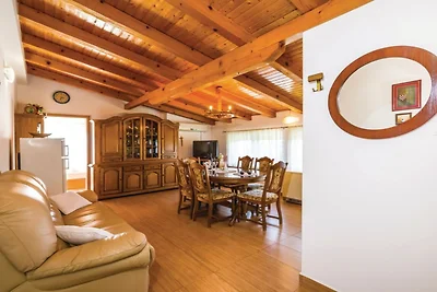 Holiday Home Villa Ksenija - Six Bedroom Holi...