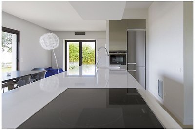 Moderne vrijstaand villa van minimalistische ...