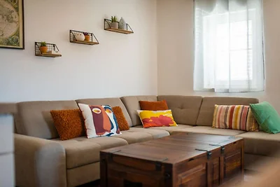 Charming and Tranquil Kastel Gomilica Apartme...
