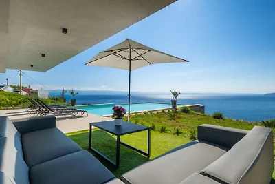Villa in Lovran mit Schwimmbecken