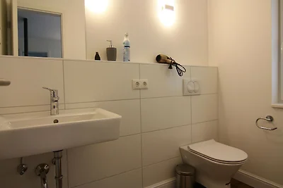 Chalet bij Schwerin met Golf en Paardrijden