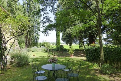 Charmantes Landhaus mit eigenem Garten auf ei...