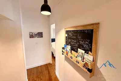 Coin luxuriant près du bistro