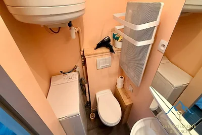 Rustikales Plätzchen am Flussuferweg