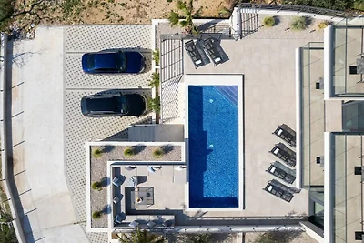 Luxury Villa Hedonia