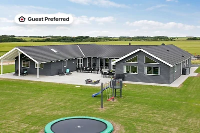 Luxus-Ruckzugsort am Hostrup Strand -- By Tra...