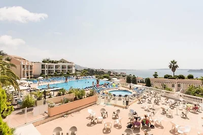 Villa a Cannes con Piscina e Vista Mare