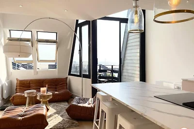 Leben in Pink Meerblick mit Terrassenstrand