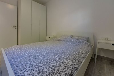 Moderne Wohnung mit Pool und Terrasse
