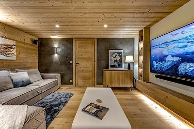 Spacious chalet + clean & breakfast services...