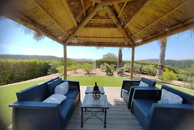 Schöne Villa in Budens mit Pool