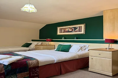 Belvilla Russel Court Hotel | Standard Triple