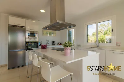 Moderne Villa, 210 m vom Sandstrand entfernt