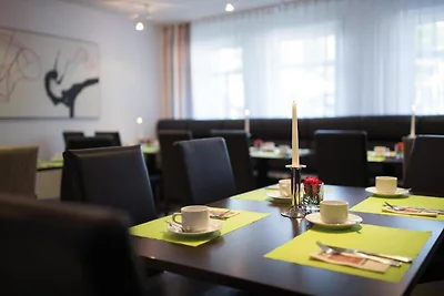 Stuttgart Großbettlingen Hotel by Belvilla Fa...