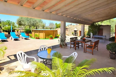 Haus in Llubí mit Pool und Blick auf die...