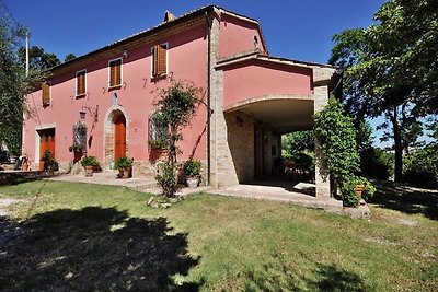Gemütliche Villa mit Swimmingpool in Mondavio