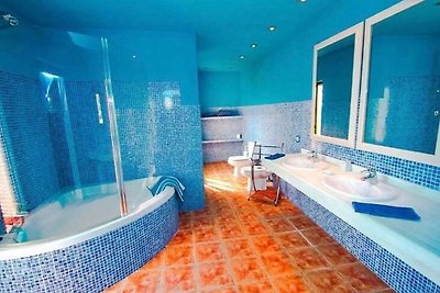 Villa met privézwembad vlakbij Ibizastad op h...