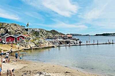 4 Personen Ferienhaus in Rönnäng-By Traum