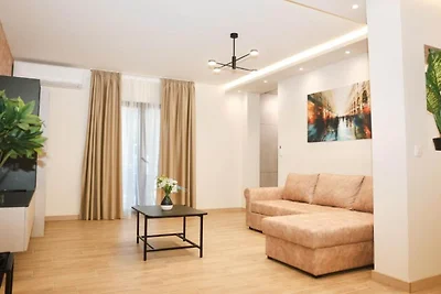 Deluxe One Bedroom Apartment with Balcony