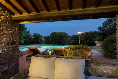 Landhaus in Lucca mit Salzwasserpool