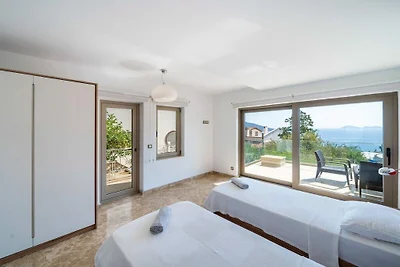 Villa in Kalkan mit Schwimmbecken