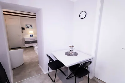 Piran Downtown Chic and Cozy Apartments - Sta...