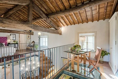 Casale a Lucca con giardino jacuzzi