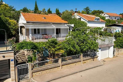 Villa con piscina a sfioro, spa