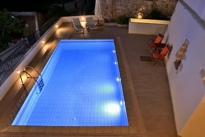 Villa in Kefalas mit privatem Pool