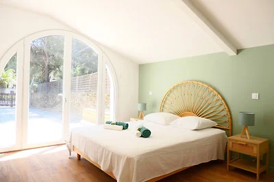 Piscine/ Proche mer et village / Carry Le...