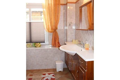 Apartament wakacyjny w Waren z basenem
