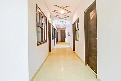 Hotel O Shalimar Bagh Max Ziekenhuis