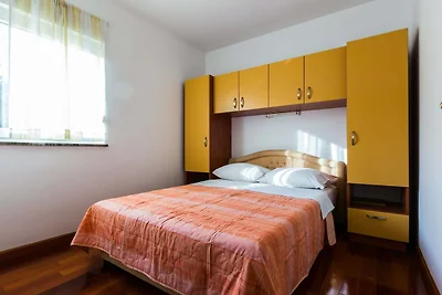 Classic Two Bedroom Apartment with Terrace (o...
