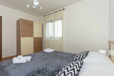 Sunny Elegant Apartments in Trogir - Classic ...