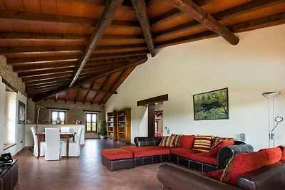 Sonniges Ferienhaus mit Swimmingpool