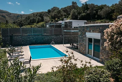 Charmante Villa in Agia Triada