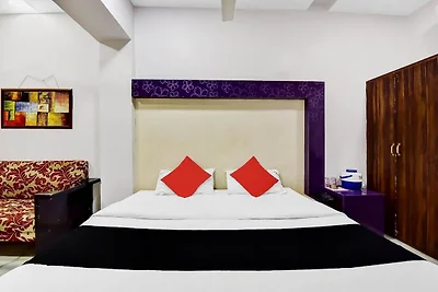 Townhouse Oak Sindhi Camp