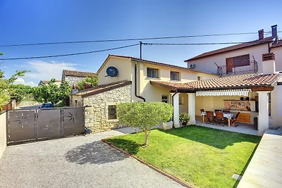 Casa moderna con piscina
