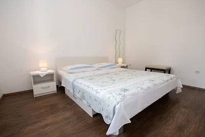 Elegant Lovran Apartment with Sea view - Two ...