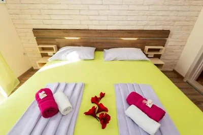 Villa Goldfield - One Bedroom Apartment with ...