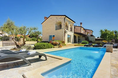 Villa in Rovinjsko Selo mit privatem Pool