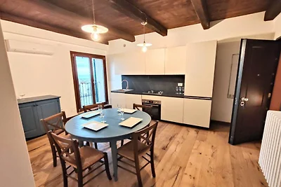 Ferienwohnung mit Pool, nur wenige Minuten vo...
