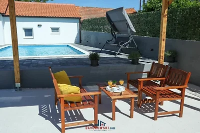 Villa in Glavica mit Schwimmbecken