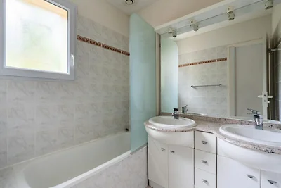 Villa in Lacanau mit privatem Pool und...