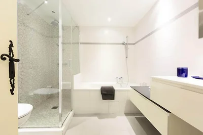 Häuser & Villen für 12 Personen